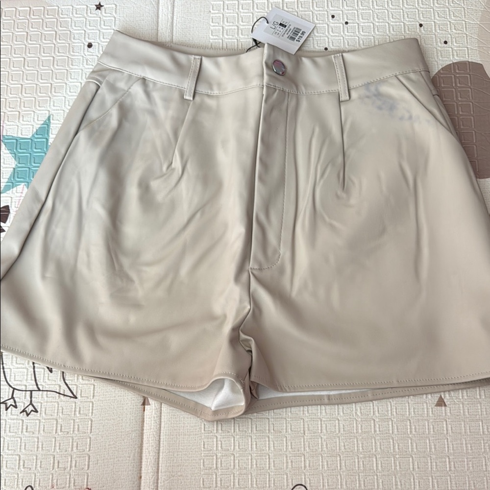 NEW Women's Cream Shorts